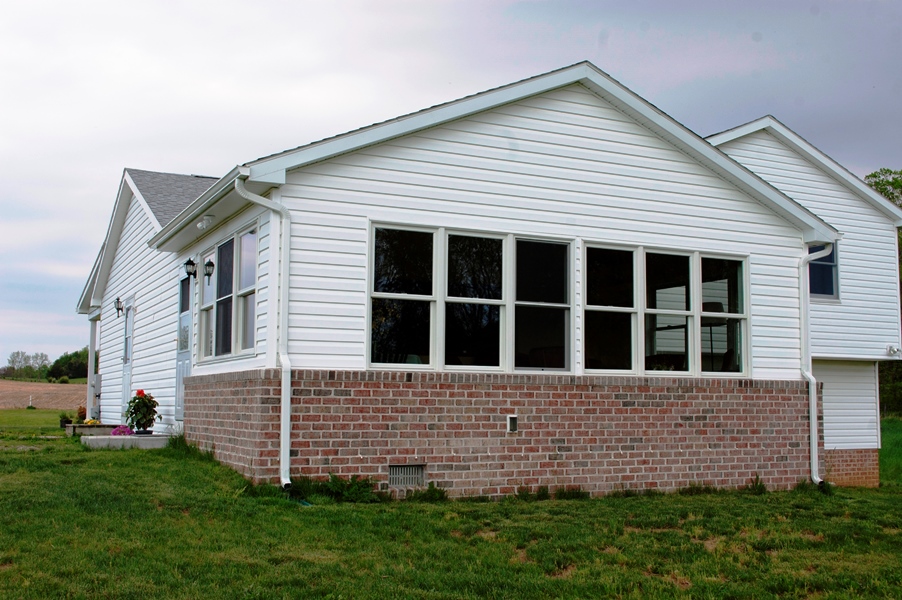 Custom sun room in Clear Spring, MD built by Mt. Tabor Builders Mt