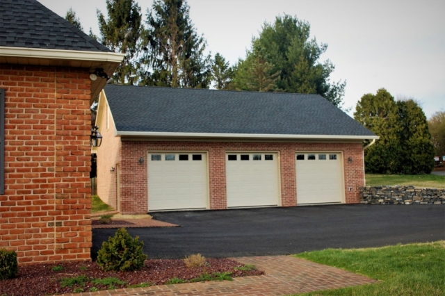 Custom garage in Hagerstown, MD built by Mt. Tabor Builders of Clear Spring, MD